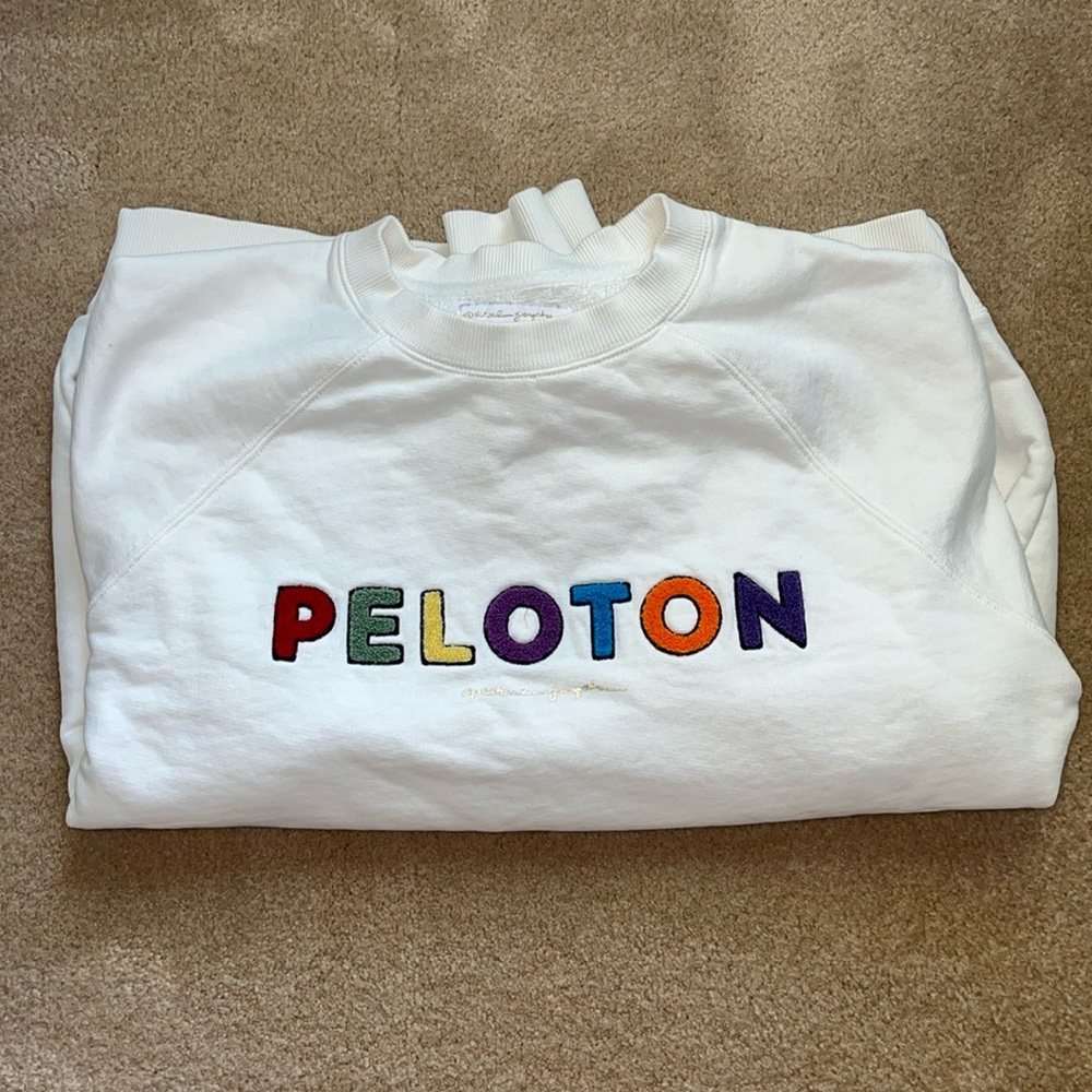 PELOTON sweatshirt size XL